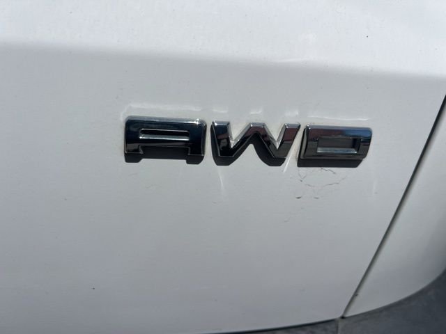 Used 2022 White Ford SE image 9