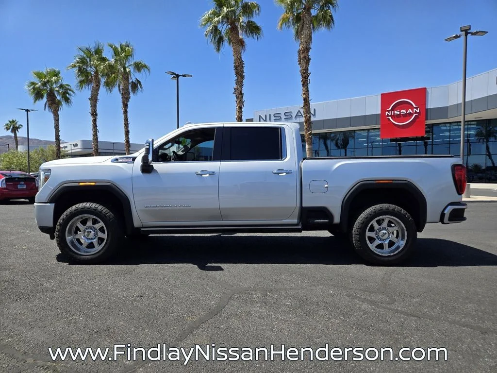Used 2021 Silver GMC Denali image 3