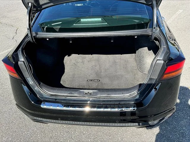 Used 2020 Black Nissan 2.5 SL image 26