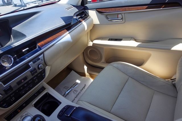 Used 2014 Red Lexus 350 image 24