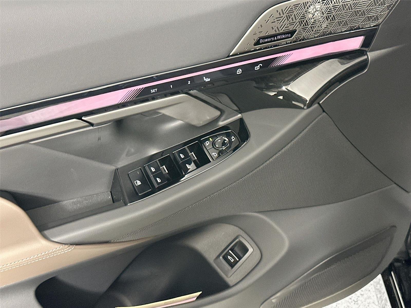 New 2026 Carbon Black Metallic BMW 530i xDrive image 19