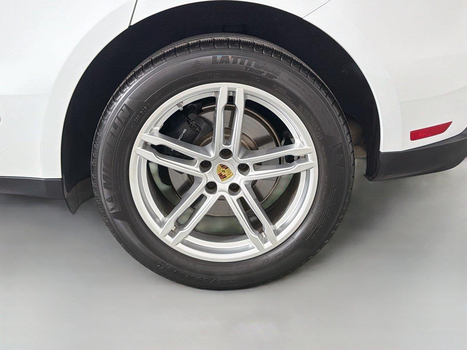 Certified Used 2023 Carrara White Metallic Porsche  image 12