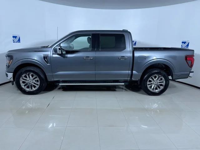 New 2026 CARBONIZED GRAY Ford XLT image 5