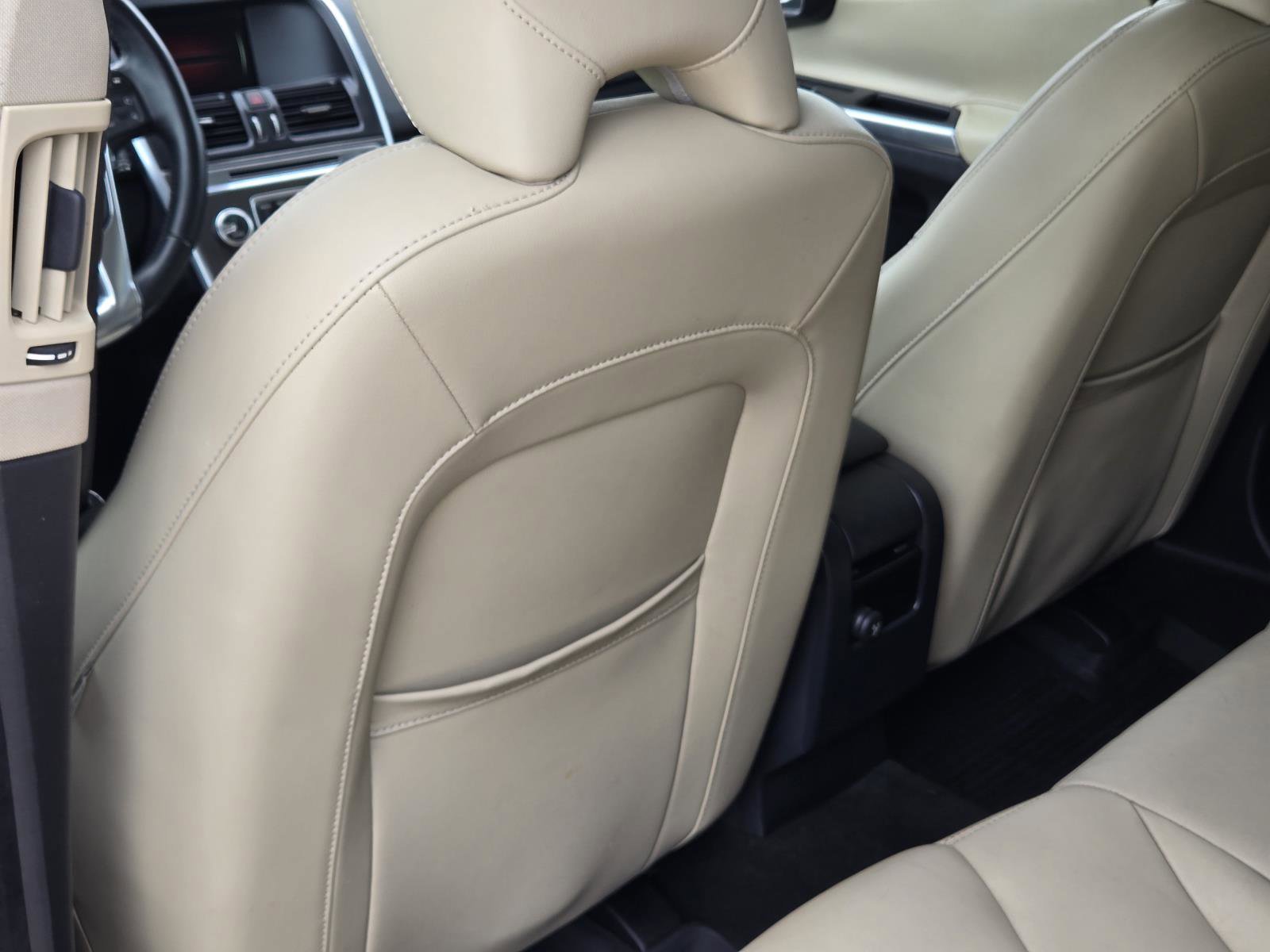 Used 2016 Ice White Volvo T5 Premier image 30