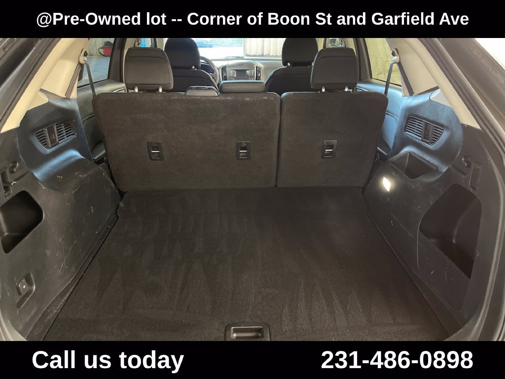 Used 2016 Gray Ford SE image 26