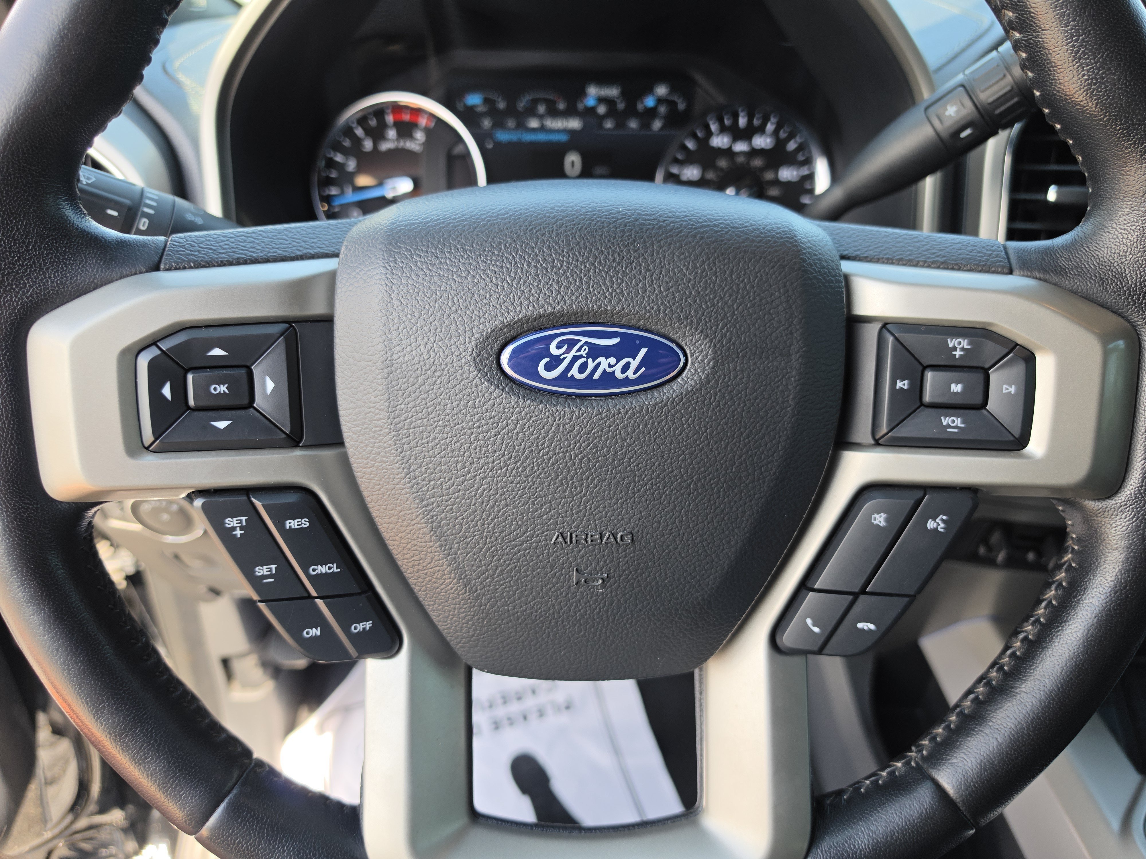 Used 2022 Black Metallic Ford LARIAT image 38