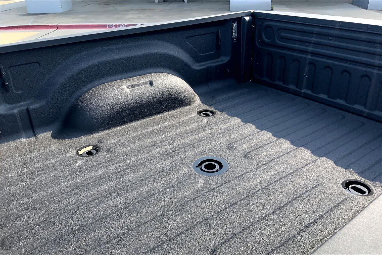 New 2026 Diamond Black Crystal Pearl-Coat Exterior Paint RAM Laramie image 18