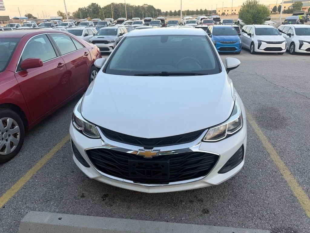 Used 2019 White Chevrolet LS image 8