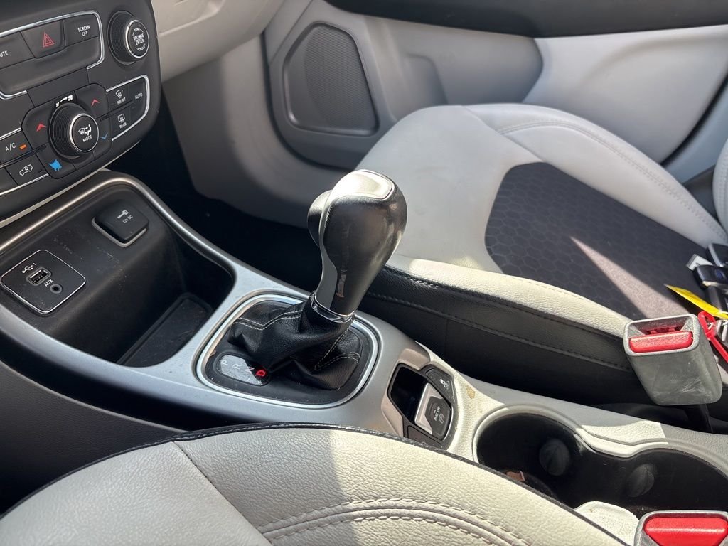 Used 2019 Black Jeep Latitude image 17