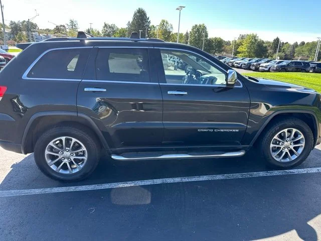 Used 2015 Black Jeep Limited image 13