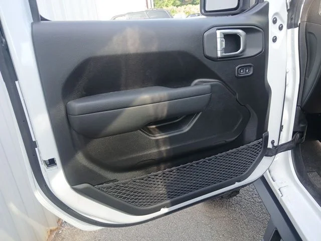 New 2026 Bright White Clear-Coat Exterior Paint Jeep Sport image 48