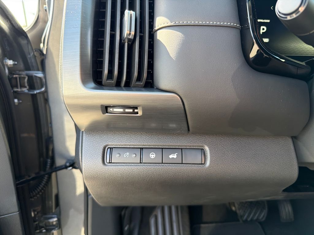 New 2026 Nissan Pathfinder SL 4D Sport Utility