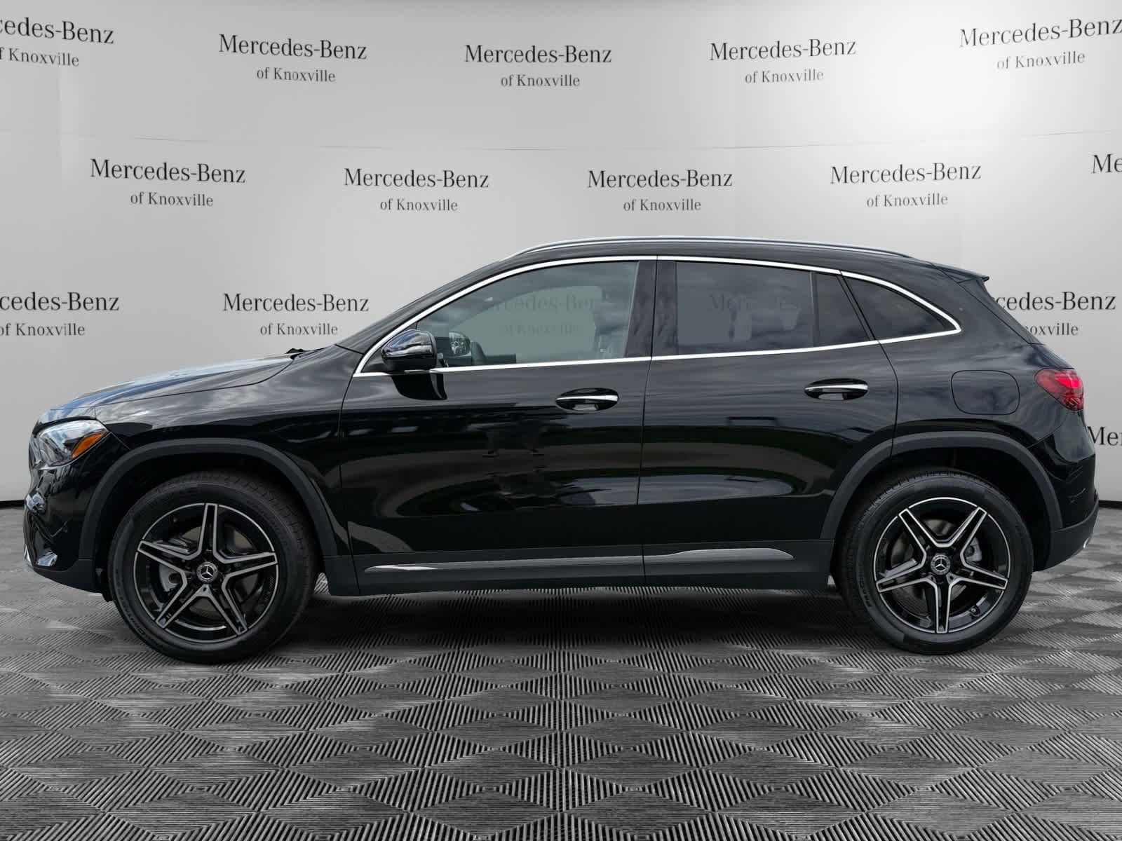 Used 2026 Night Black Mercedes-Benz GLA 250 image 2