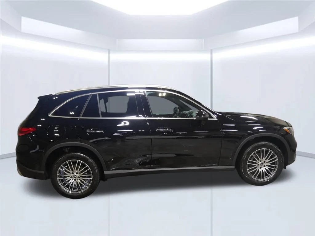 New 2026 Black Mercedes-Benz GLC 300 image 6