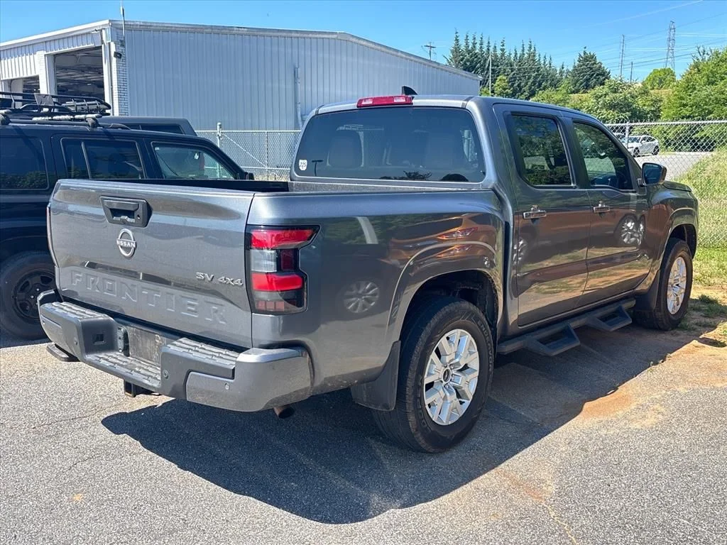 Used 2023 Gray Nissan SV image 9
