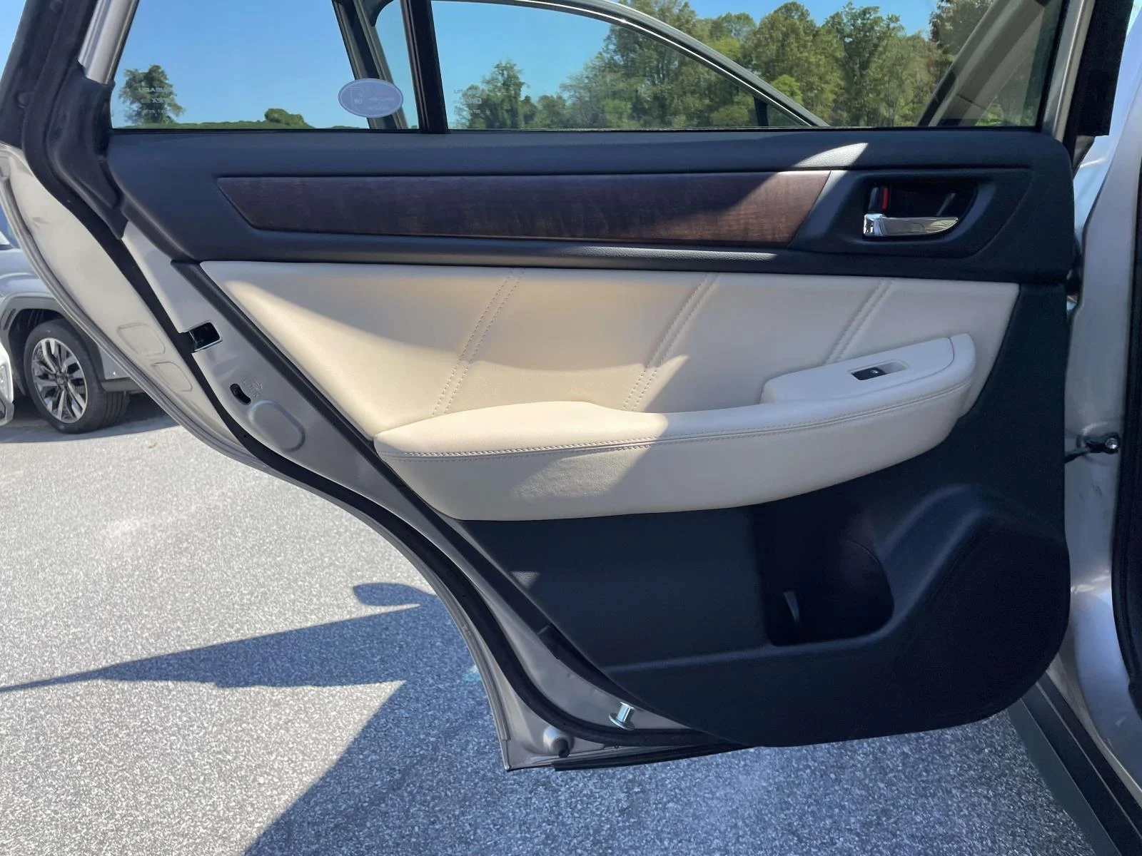 Used 2019 Tungsten Metallic Subaru Limited image 2