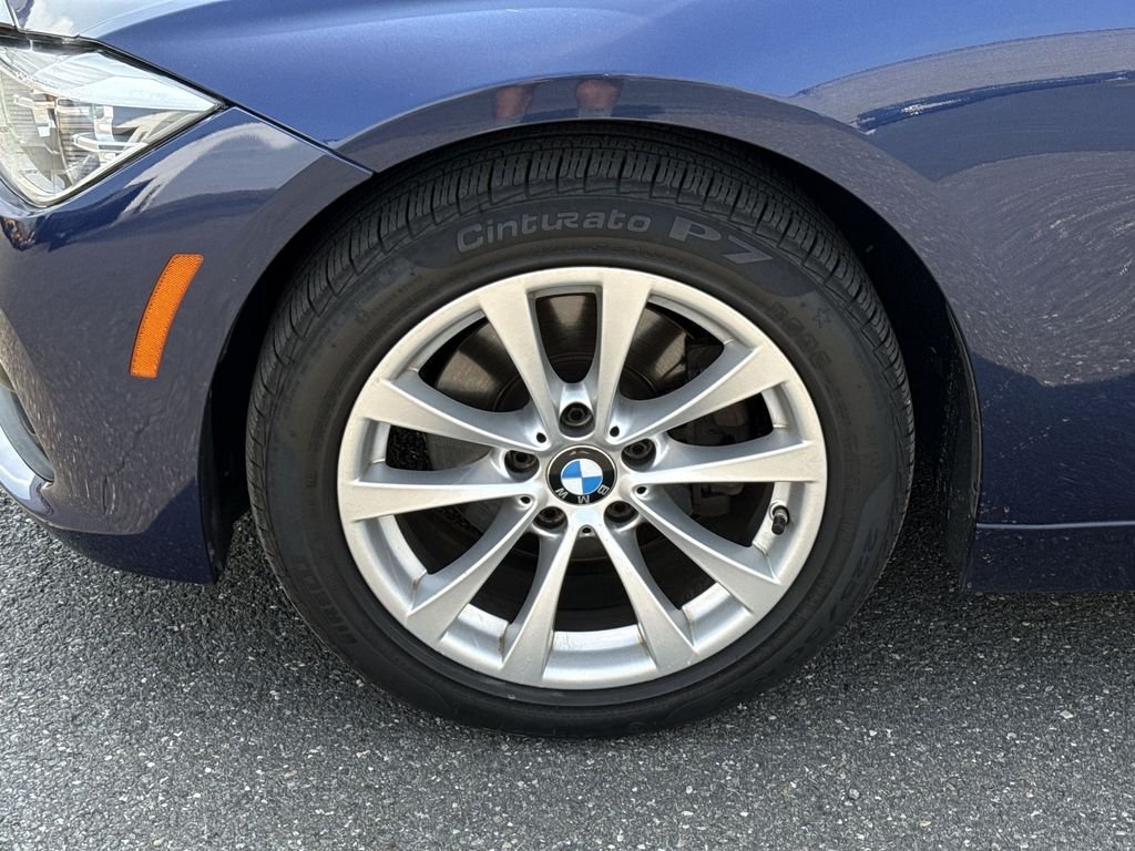 Used 2018 BMW 3 Series 320i with VIN WBA8E5G54JNV02756 for sale in Greenwich, CT