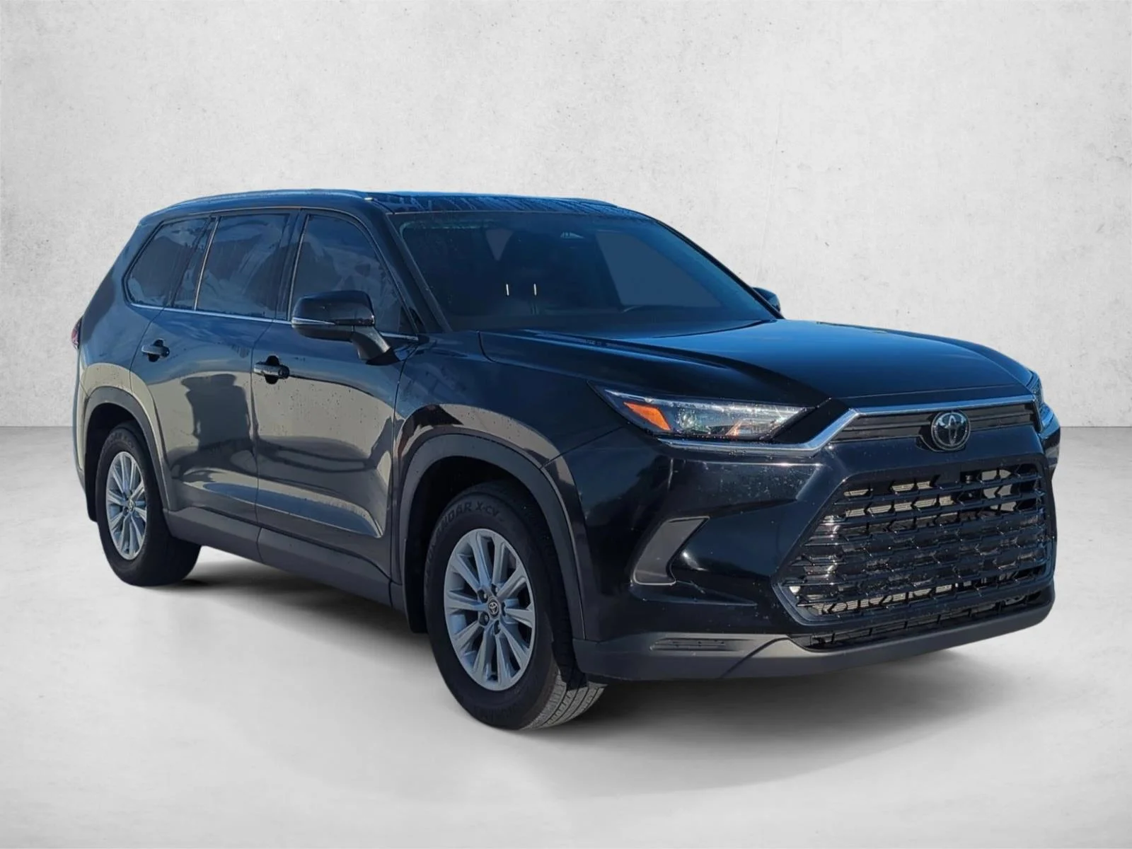 Used 2025 Midnight Black Metallic Toyota XLE image 3