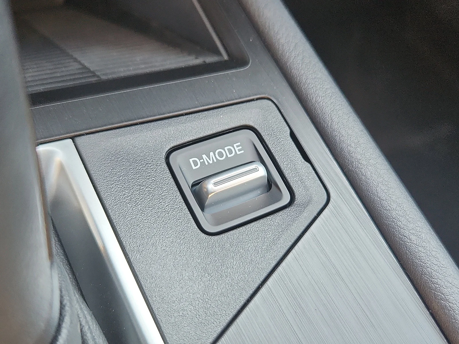 New 2026 Canyon Bronze Metallic Nissan S image 17
