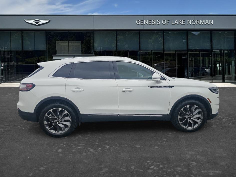 Used 2022 Pristine White Metallic Tri-Coat Lincoln Reserve image 4