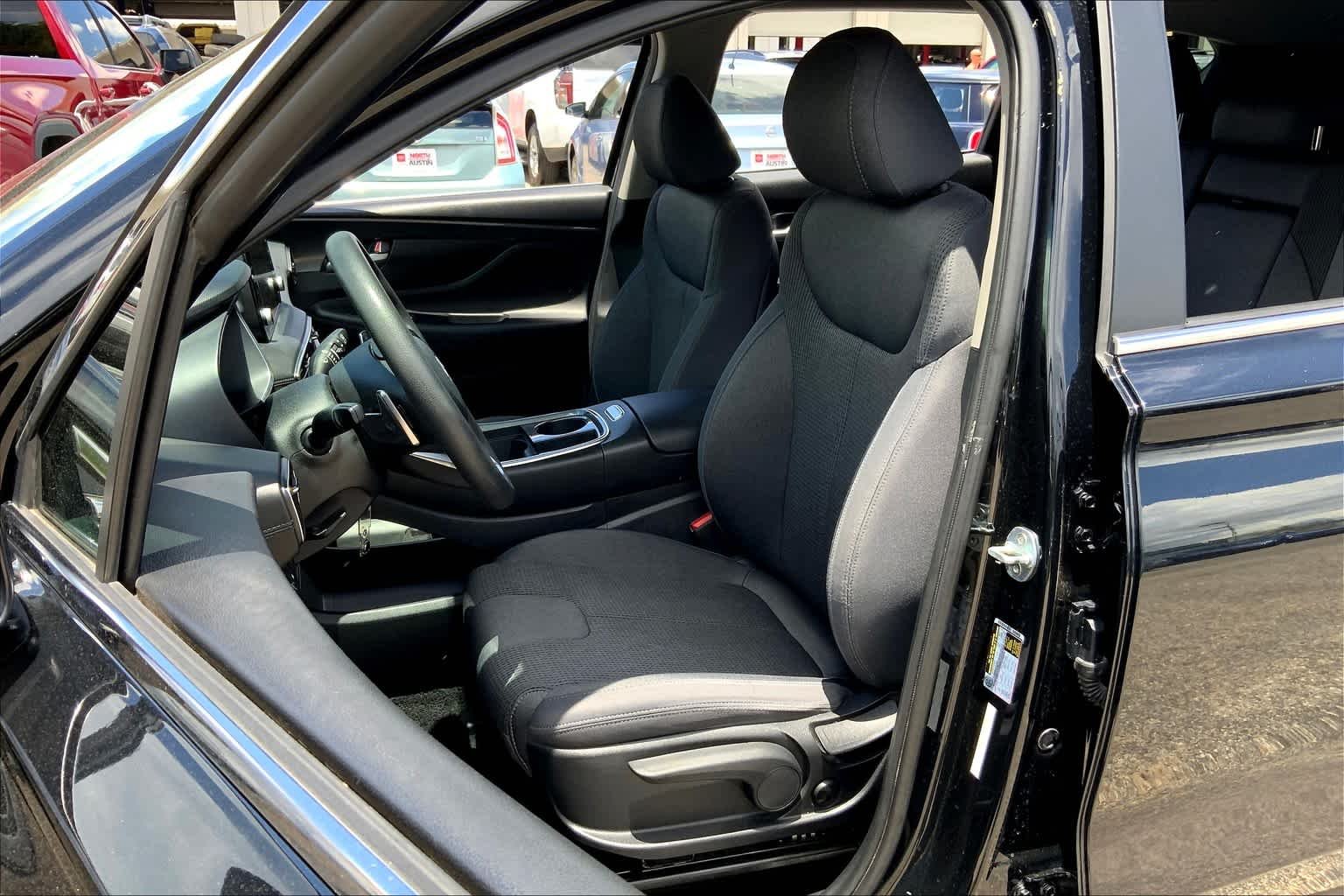Used 2021 Twilight Black Hyundai SE image 8