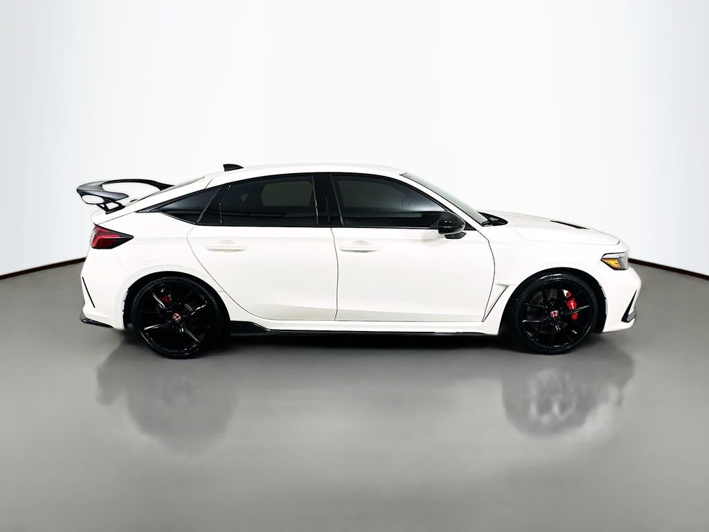Used 2023 White Honda  image 4