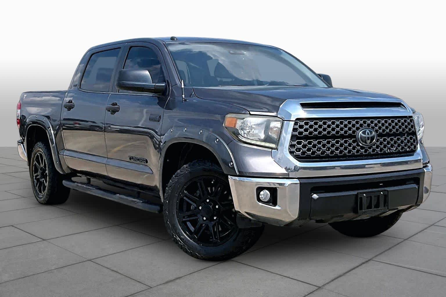 Used 2018 Magnetic Gray Metallic Toyota SR5 image 3