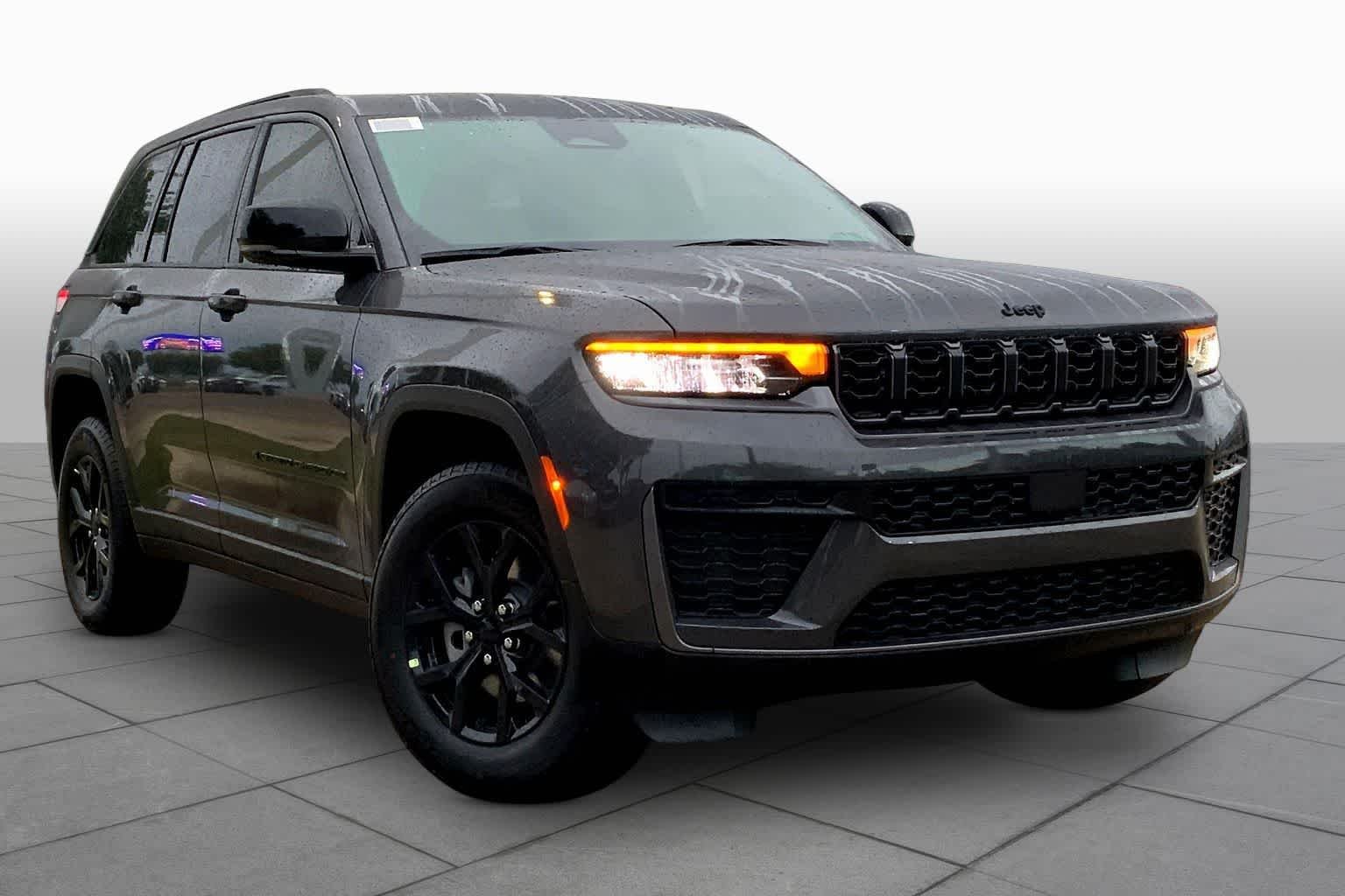 New 2026 Baltic Gray Metallic Clear-Coat Exterior Paint Jeep Laredo Altitude image 2