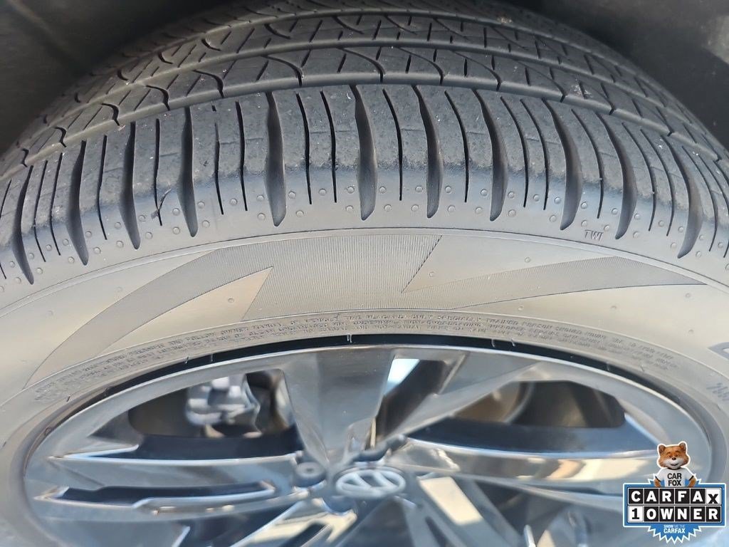 Used 2023 Platinum Gray Metallic Volkswagen SE R-Line Black image 30