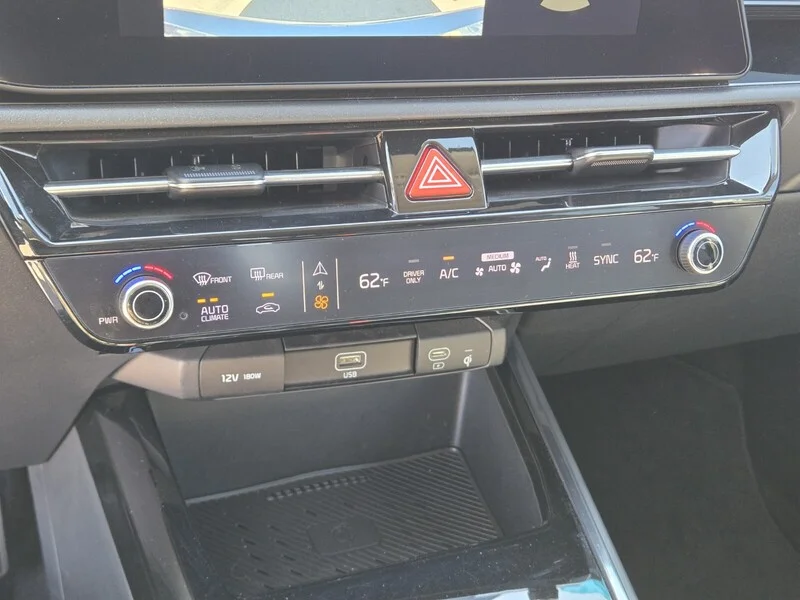 Used 2023 Mineral Blue KIA WIND image 21