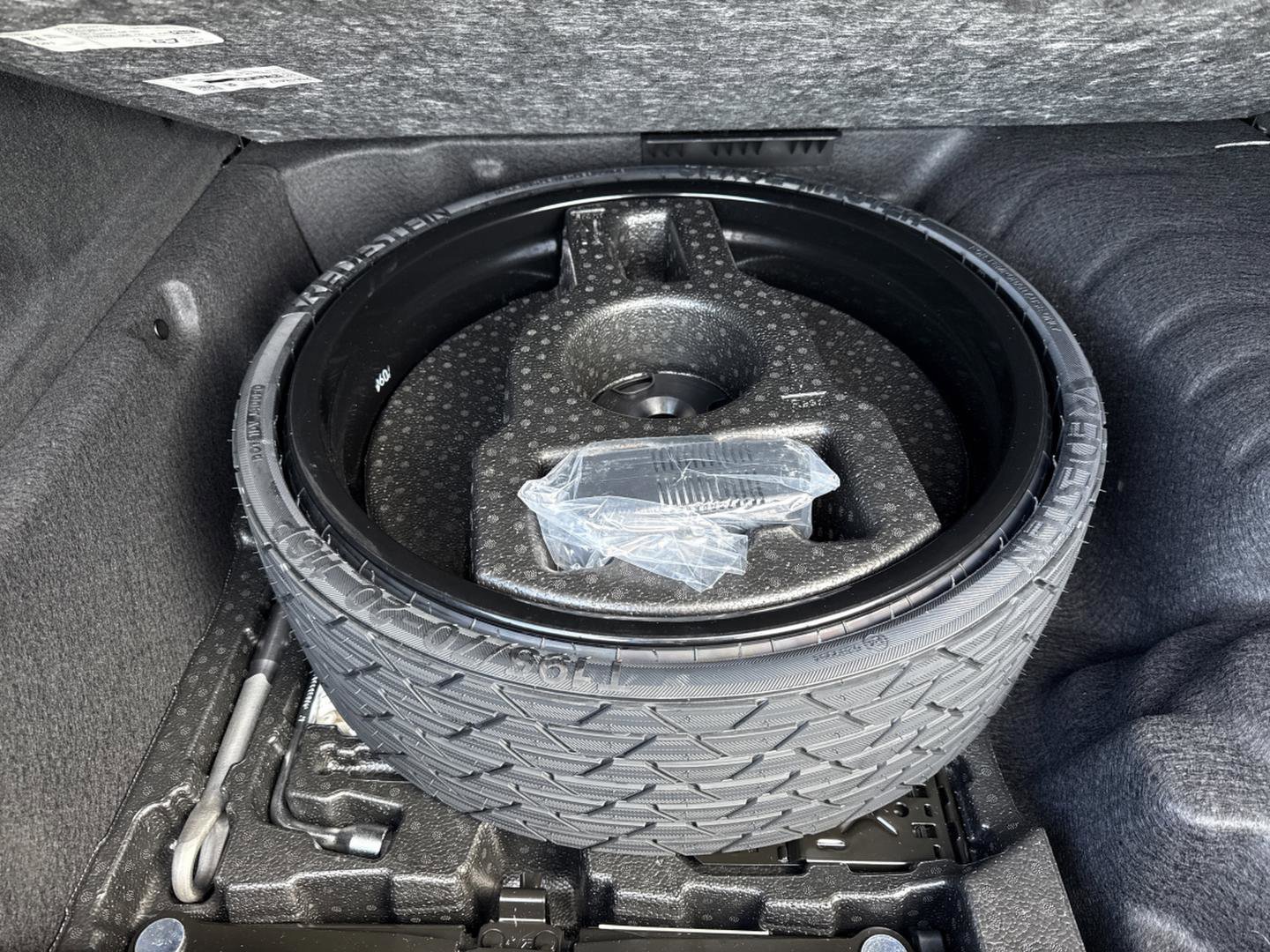 New 2026 MANUFAKTUR Alpine Grey Mercedes-Benz AMG® GLE 53 image 61