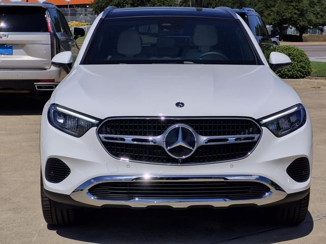 New 2027 Polar White Mercedes-Benz GLC 300 image 2