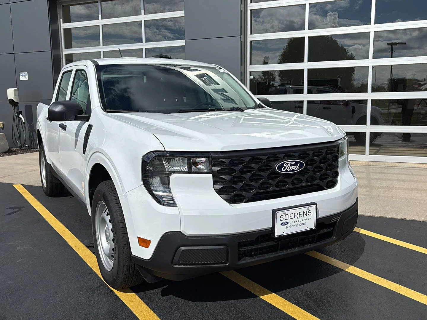 New 2026 Oxford White Ford XL image 4