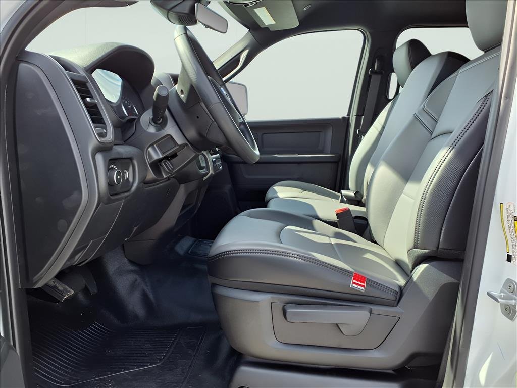 2025 RAM 3500 Chassis Tradesman - Photo 9