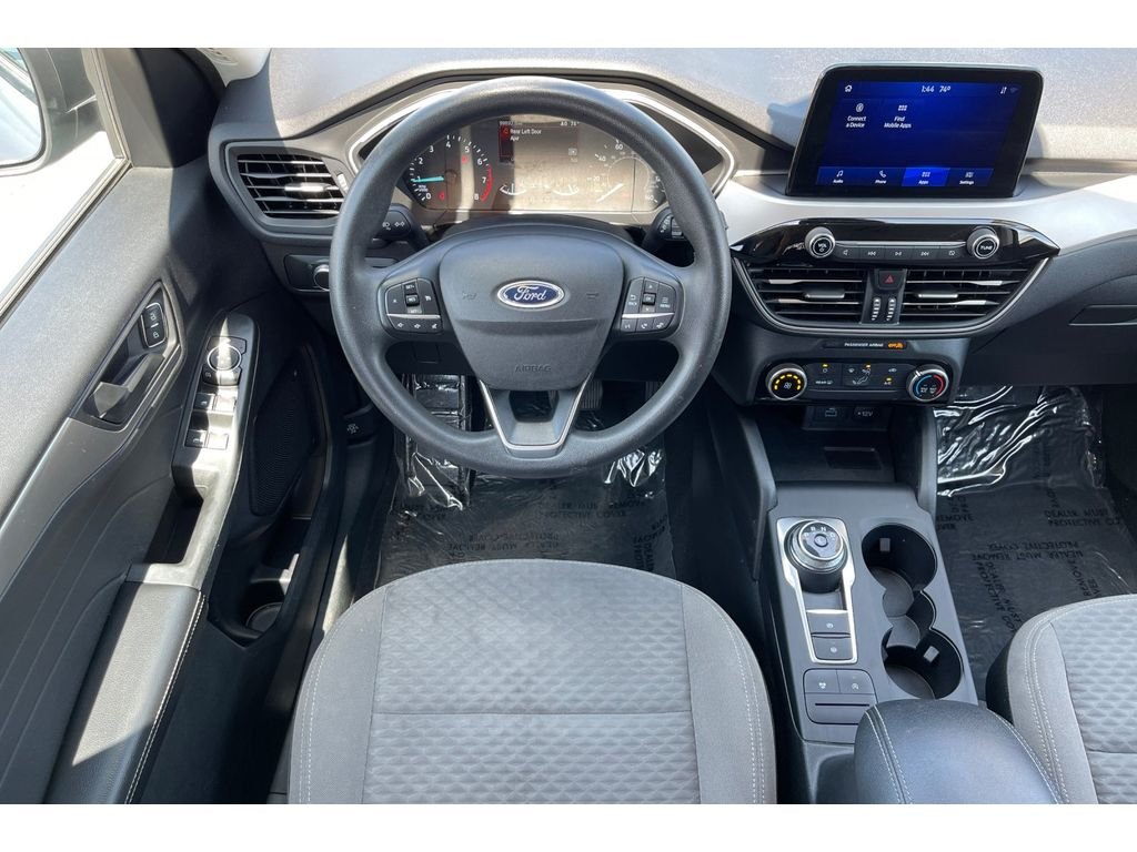 Used 2022 ICONIC SILVER Ford SE image 17