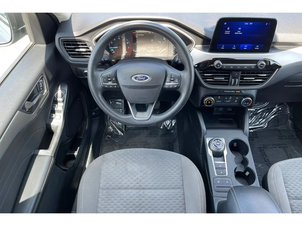 Used 2022 ICONIC SILVER Ford SE image 17