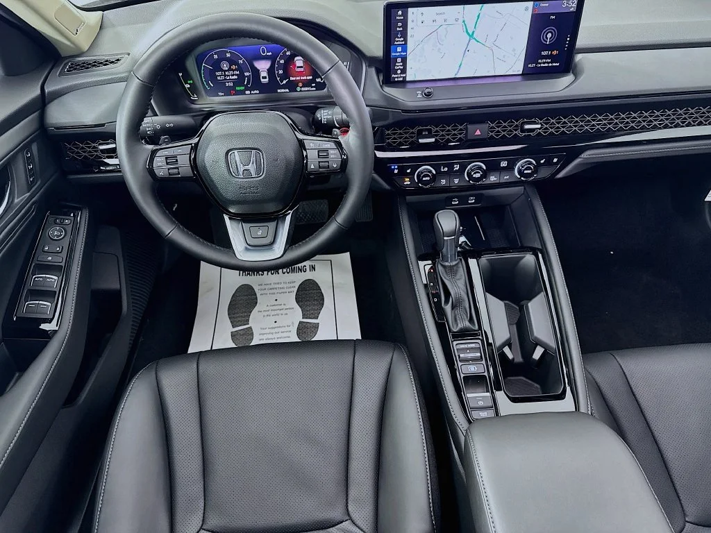 New 2026 Urban Gray Pearl Honda Touring image 33