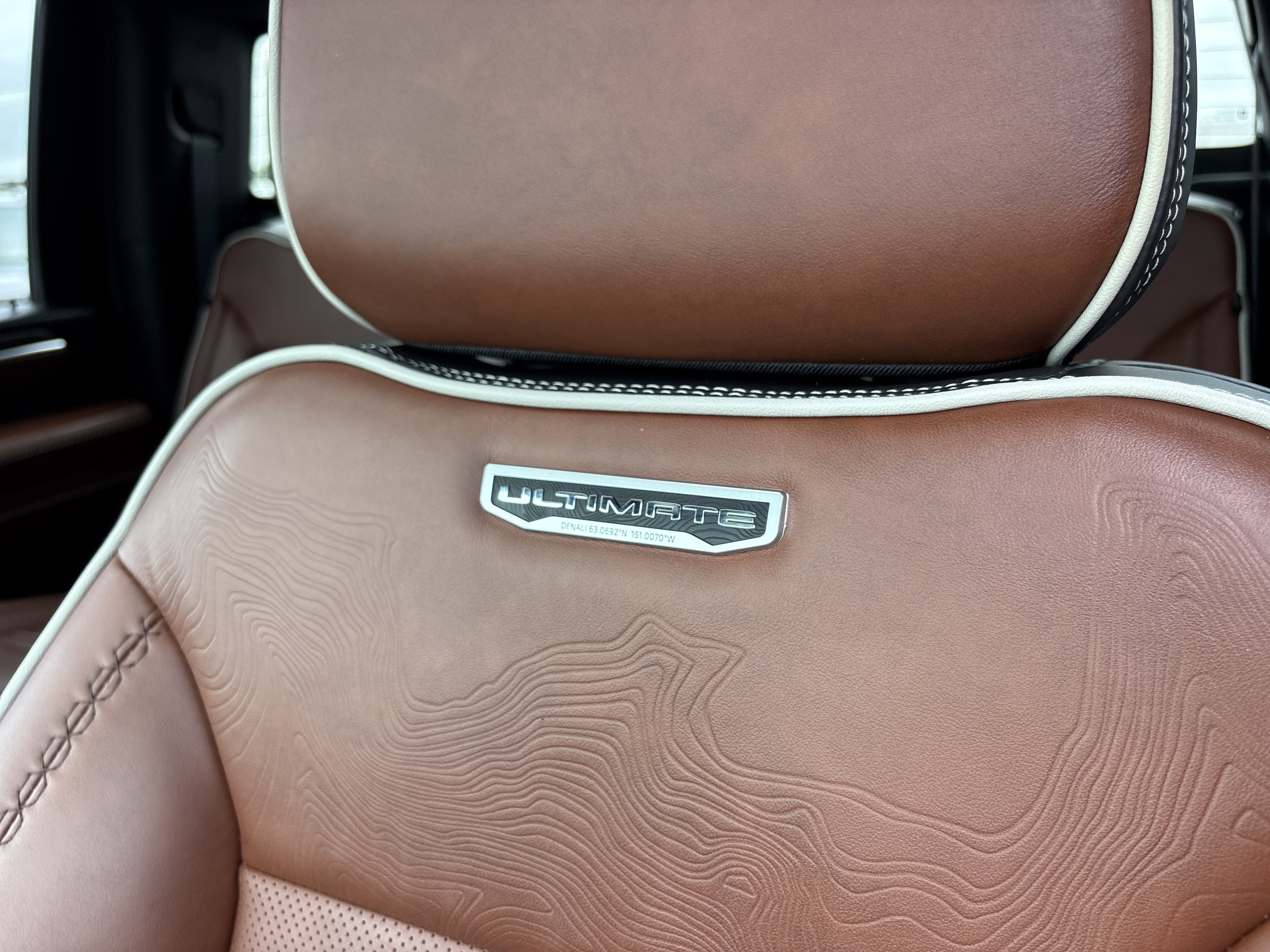 Used 2025 Sterling Metallic GMC Denali Ultimate image 26