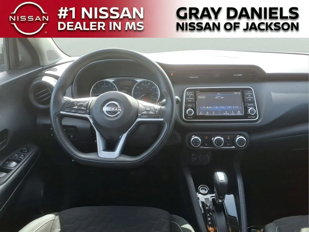 Used 2022 Gray Nissan S image 9
