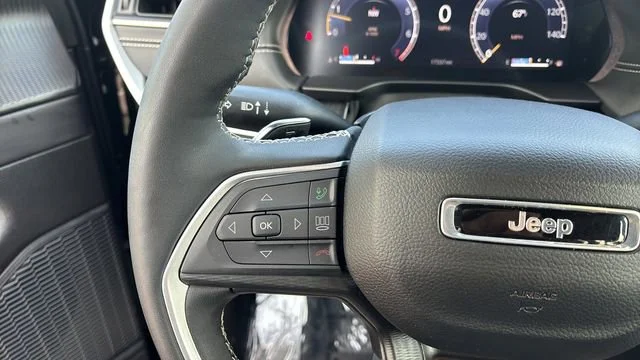 Used 2024 Black Jeep Altitude X 4x4 image 16