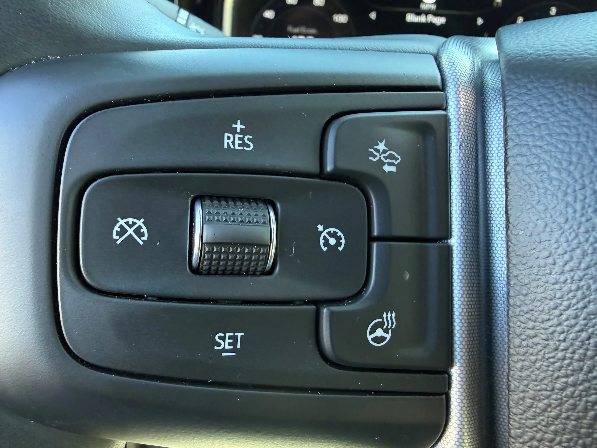 Used 2025 Summit White GMC Elevation image 14