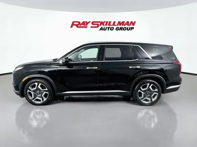 Used 2023 Black Hyundai Limited image 4