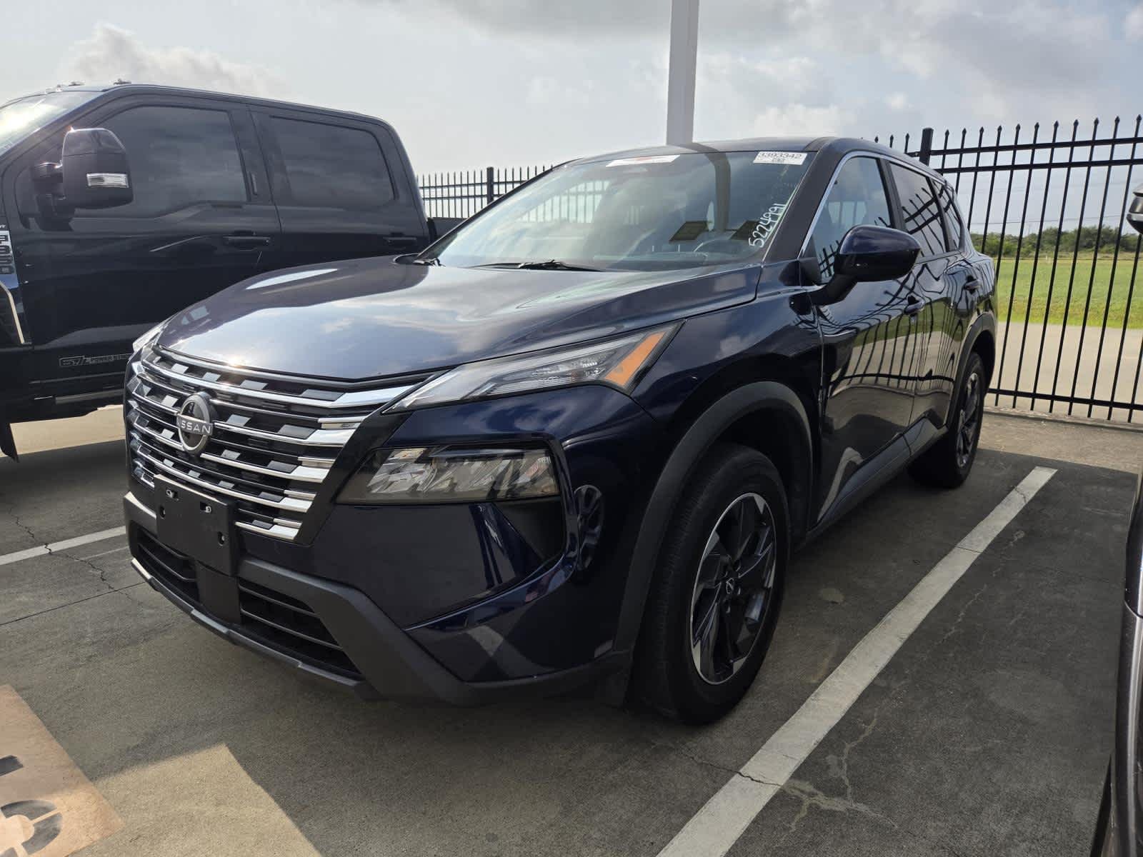 2025 Nissan Rogue SV FWD's photo