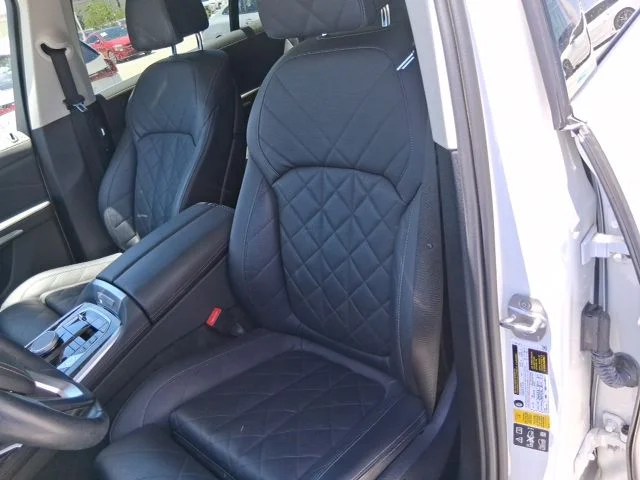 Used 2023 White BMW xDrive40i image 14