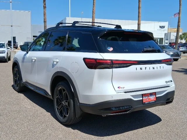 New 2026 2T RAD WHT INFINITI Sport AWD image 4