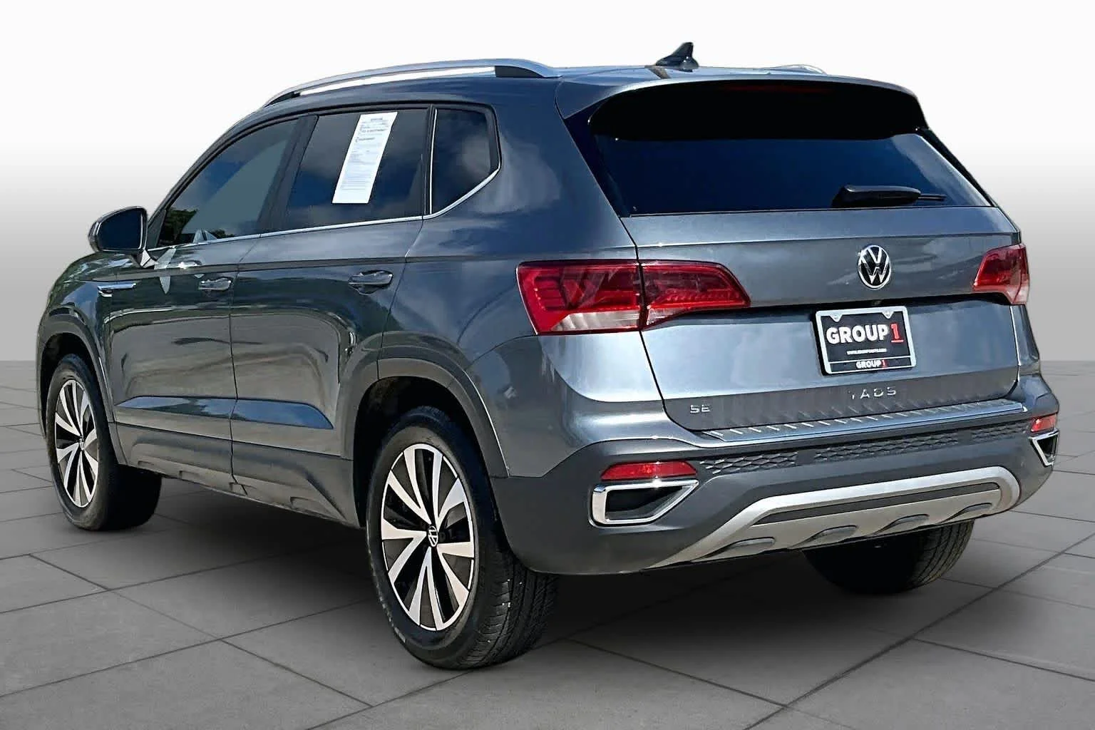 Used 2022 Platinum Gray Metallic Volkswagen SE image 12