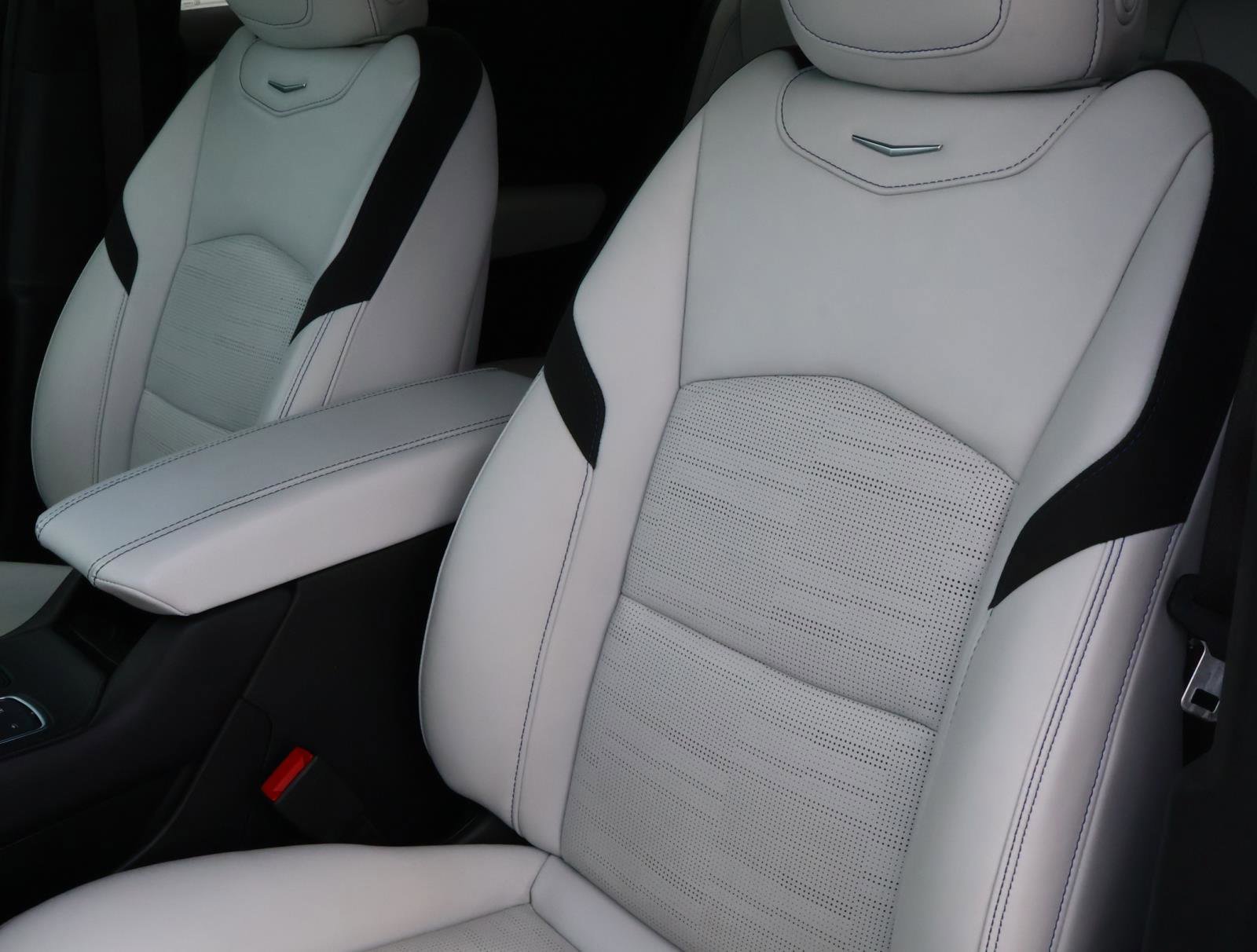 Used 2024 Crystal White Tricoat Cadillac Sport image 18