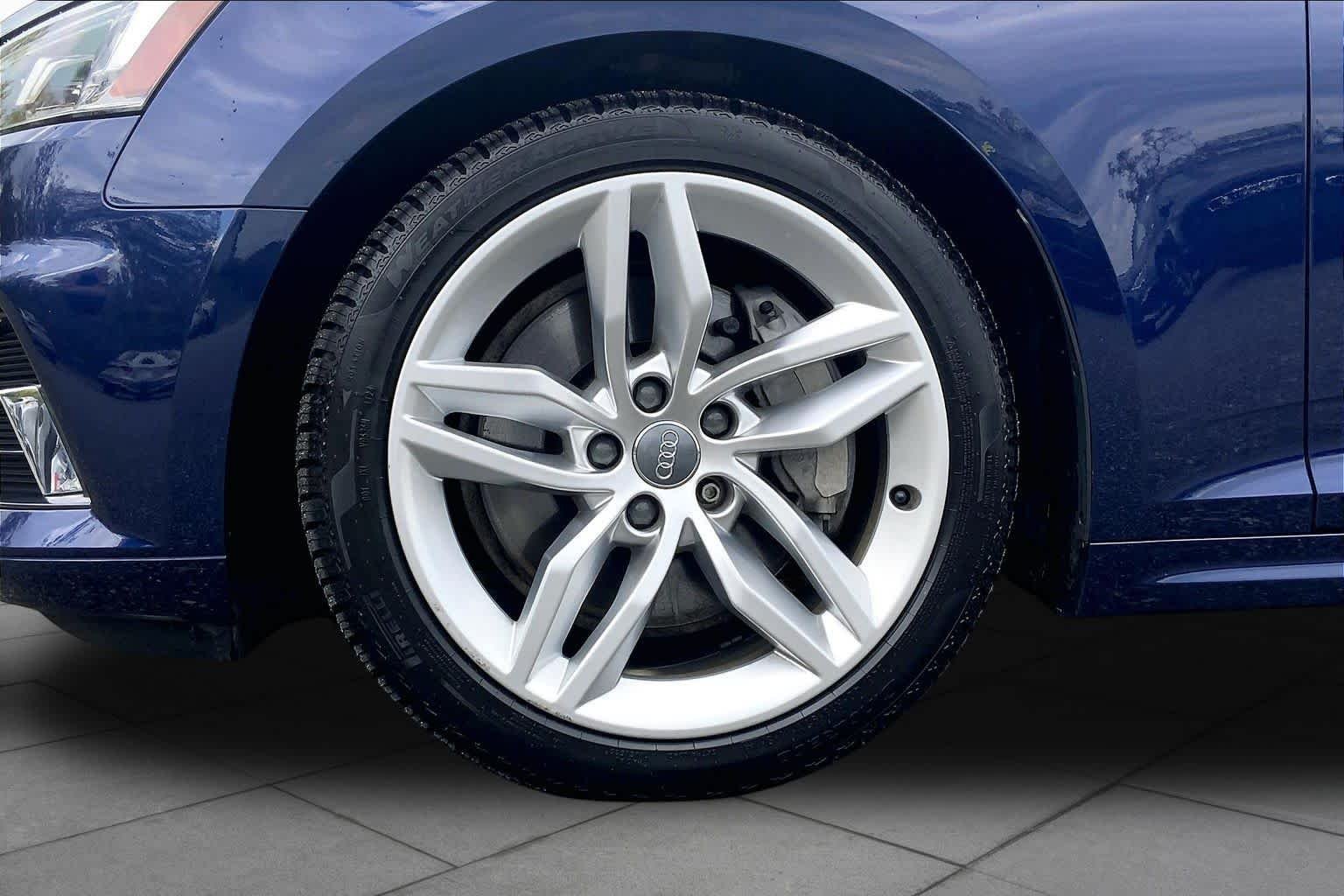 Used 2019 Navarra Blue Metallic/Black Roof Audi Premium Plus image 11