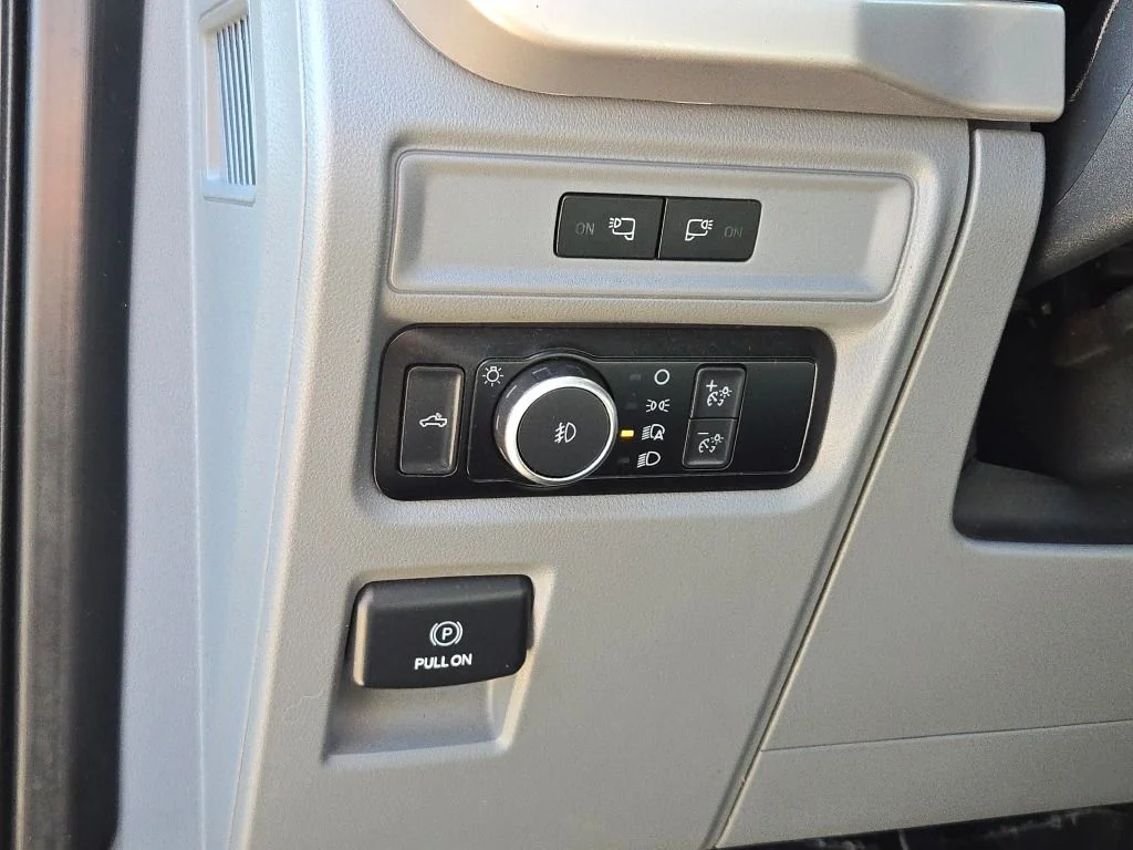Used 2022 Black Ford XLT image 23