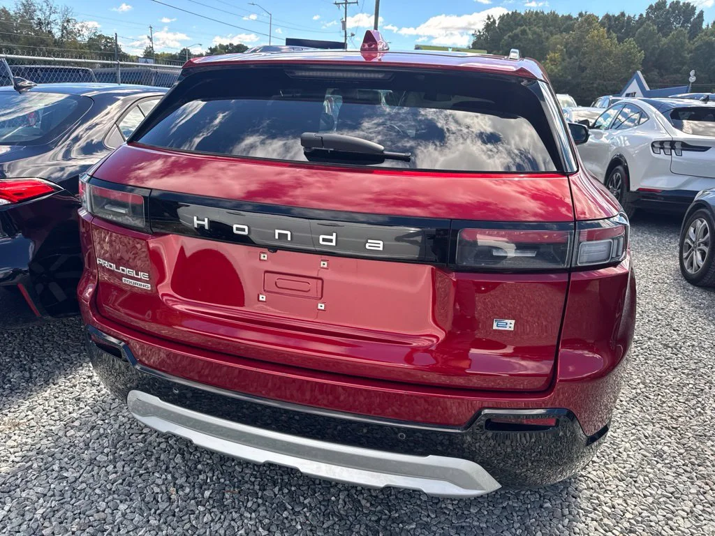 Used 2024 Red Honda Touring image 3